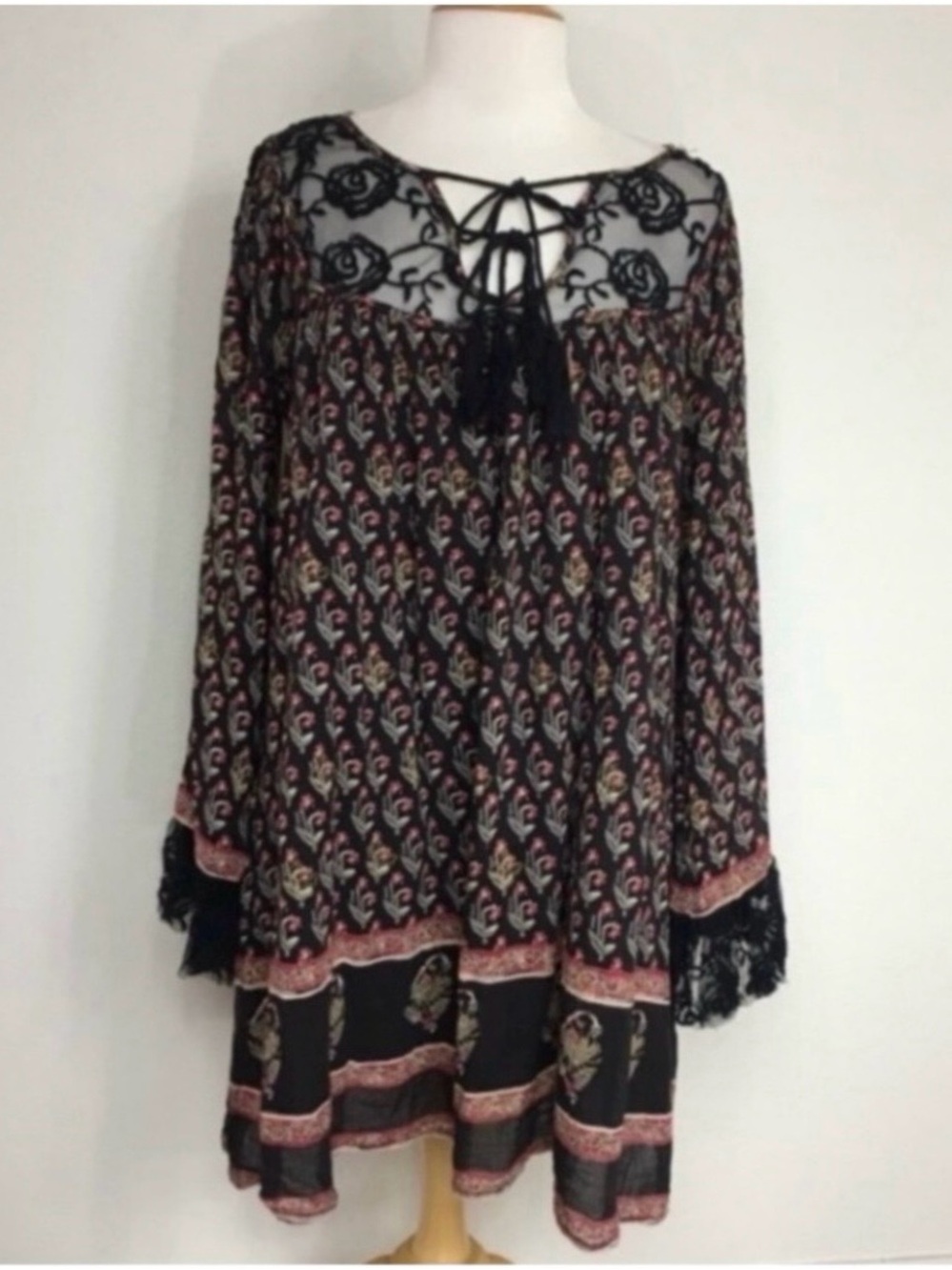 Free People Womens Black Red Floral Trumpet Sleeve Lace Mini Dress Size Medium